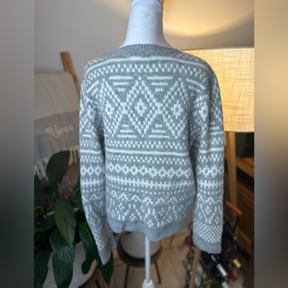 Cupcakes and Cashmere Sweater
Grey White Winter Cabin Fall Fair Isle - Picture 5 of 6